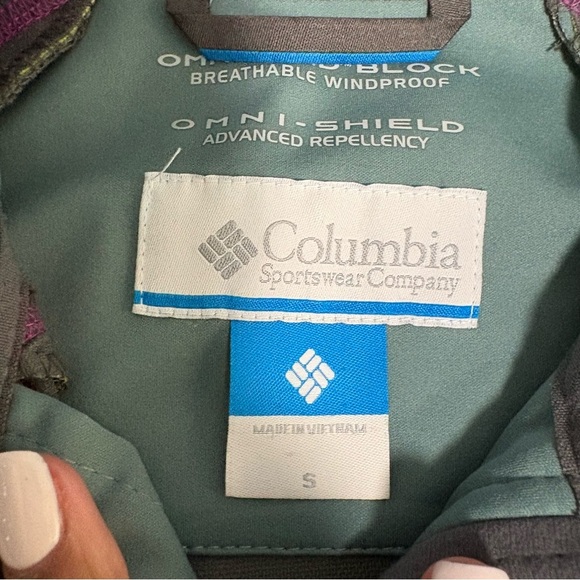 Columbia Women's Teal and Lime Jacket - Picture 4 of 9